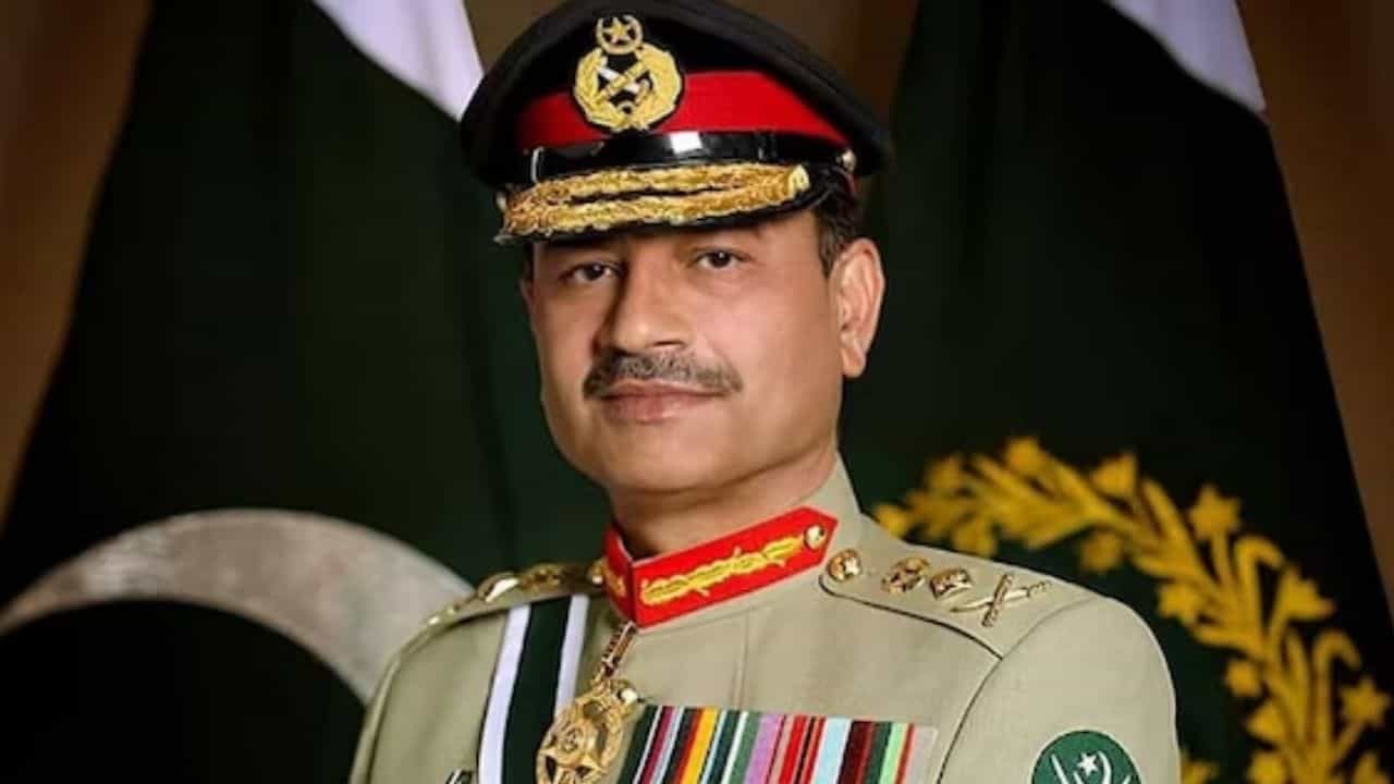 'আমরা হিন্দুদের থেকে সম্পূর্ণ আলাদা...', উসকে দিলেন '২ নেশন থিওরি', ভারতীয় সেনা নিয়ে বিস্ফোরক মন্তব্য পাক সেনা প্রধানের 'আমরা হিন্দুদের থেকে সম্পূর্ণ আলাদা...', উসকে দিলেন '২ নেশন থিওরি', ভারতীয় সেনা নিয়ে বিস্ফোরক মন্তব্য পাক সেনা প্রধানের