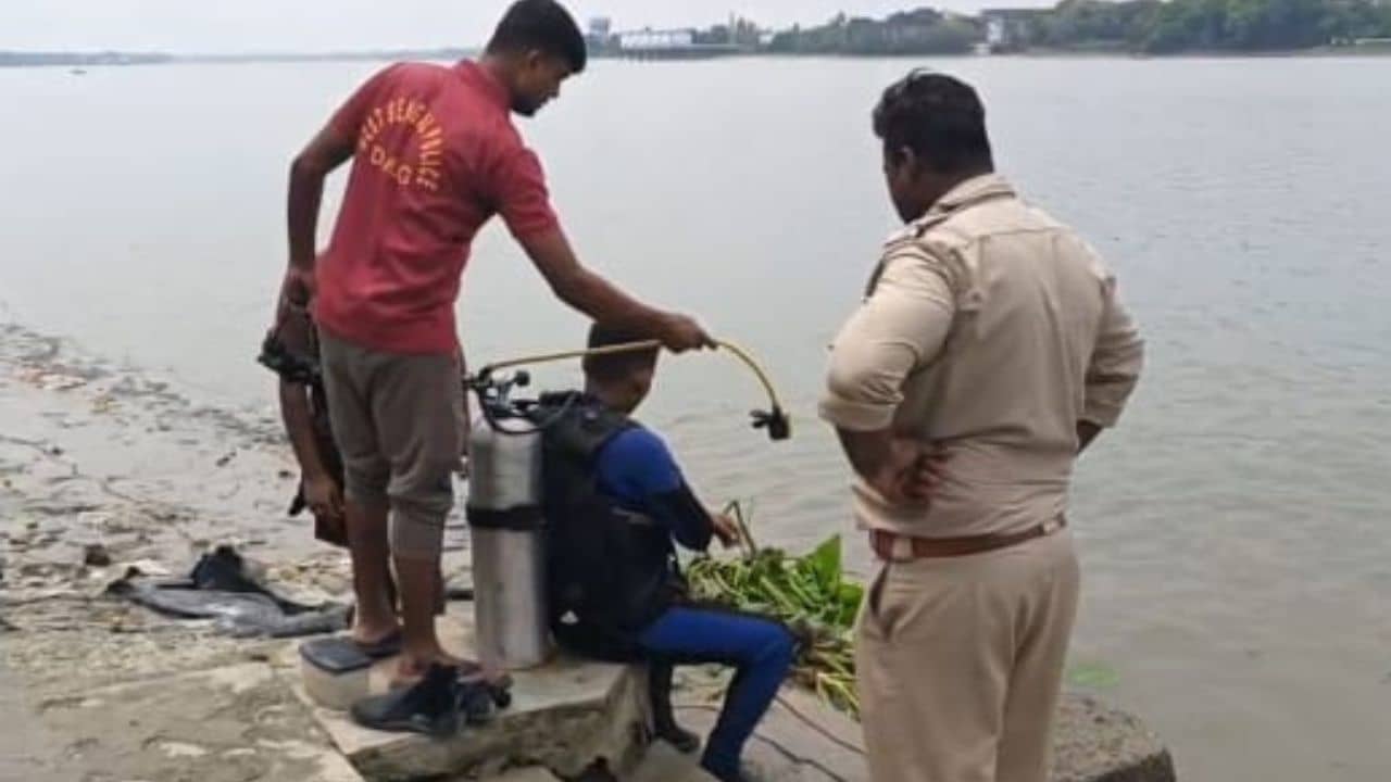 Panihati: পানিহাটিতে গঙ্গায় স্নানে নেমে তলিয়ে গেলেন উত্তরপ্রদেশের ২ যুবক