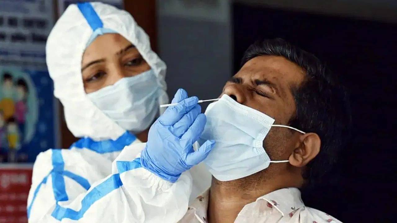 Covid in Bengal: কেন্দ্রের পোর্টালে বাংলার কোভিড তথ্য আপলোড বন্ধ? জল্পনার মধ্যে মুখে কুলুপ স্বাস্থ্য ভবনের