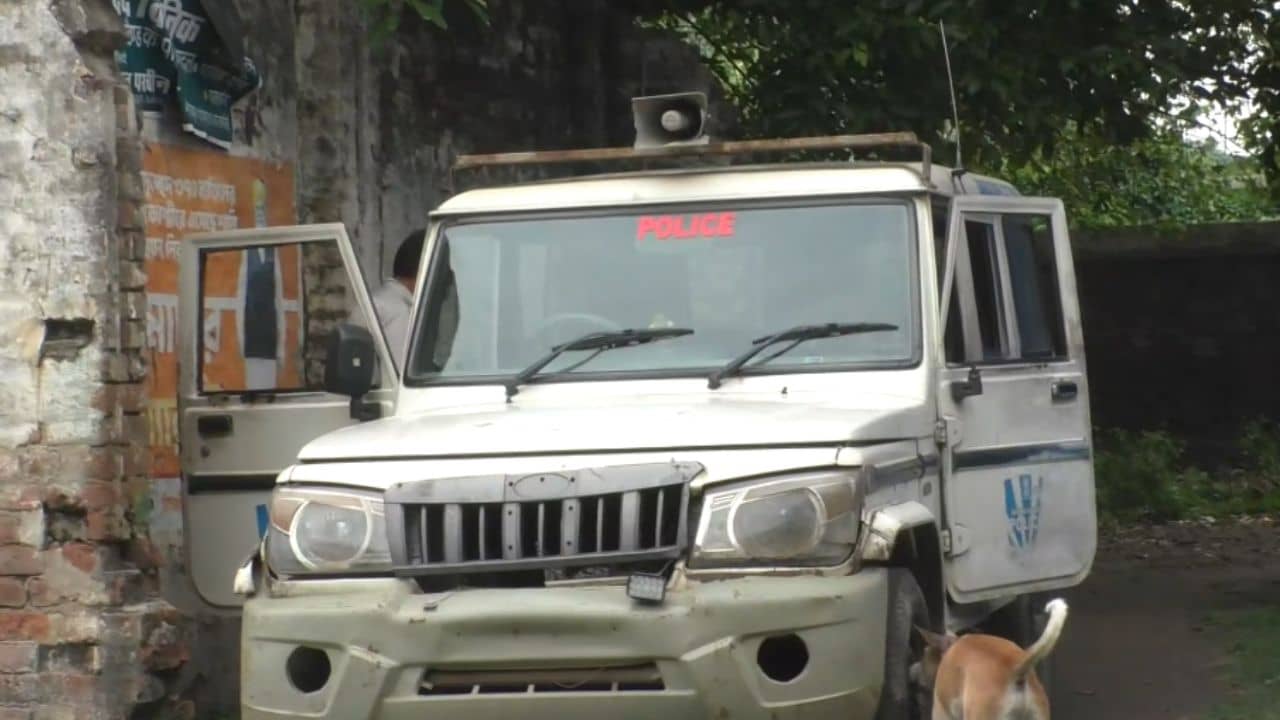 Jagatdal: এলাকা দখল নিয়ে ঝামেলা, TMC কর্মীকে গুলি চালানোর অভিযোগ