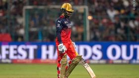 দলের হারের দিন ইতিহাসের পাতায় রজত পাতিদার, ছাপিয়ে গেলেন সচিনকে দলের হারের দিন ইতিহাসের পাতায় রজত পাতিদার, ছাপিয়ে গেলেন সচিনকে