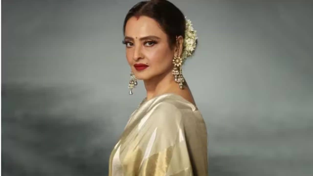 ৬ কোটির গাড়ি, ১০০ কোটির বাড়ি! রেখার মোট সম্পত্তির পরিমাণ জানলে চমকে উঠবেন