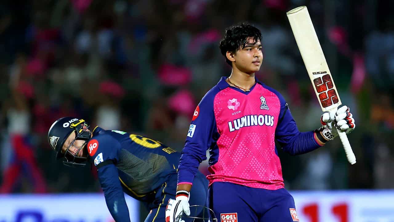 RR vs GT IPL Match Result: দুই তরুণের ঝড়, রাজস্থান রয়্যালসের ভরসা এখন বিরাট-বাণী! RR vs GT IPL Match Result: দুই তরুণের ঝড়, রাজস্থান রয়্যালসের ভরসা এখন বিরাট-বাণী!