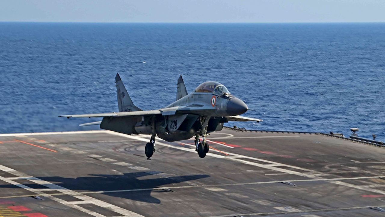 Rafale Marine Jet: আসছে ২৬ রাফাল যুদ্ধবিমান! চিন-পাকিস্তানকে এবার কোন খেলা দেখাবে ভারত? Rafale Marine Jet: আসছে ২৬ রাফাল যুদ্ধবিমান! চিন-পাকিস্তানকে এবার কোন খেলা দেখাবে ভারত?