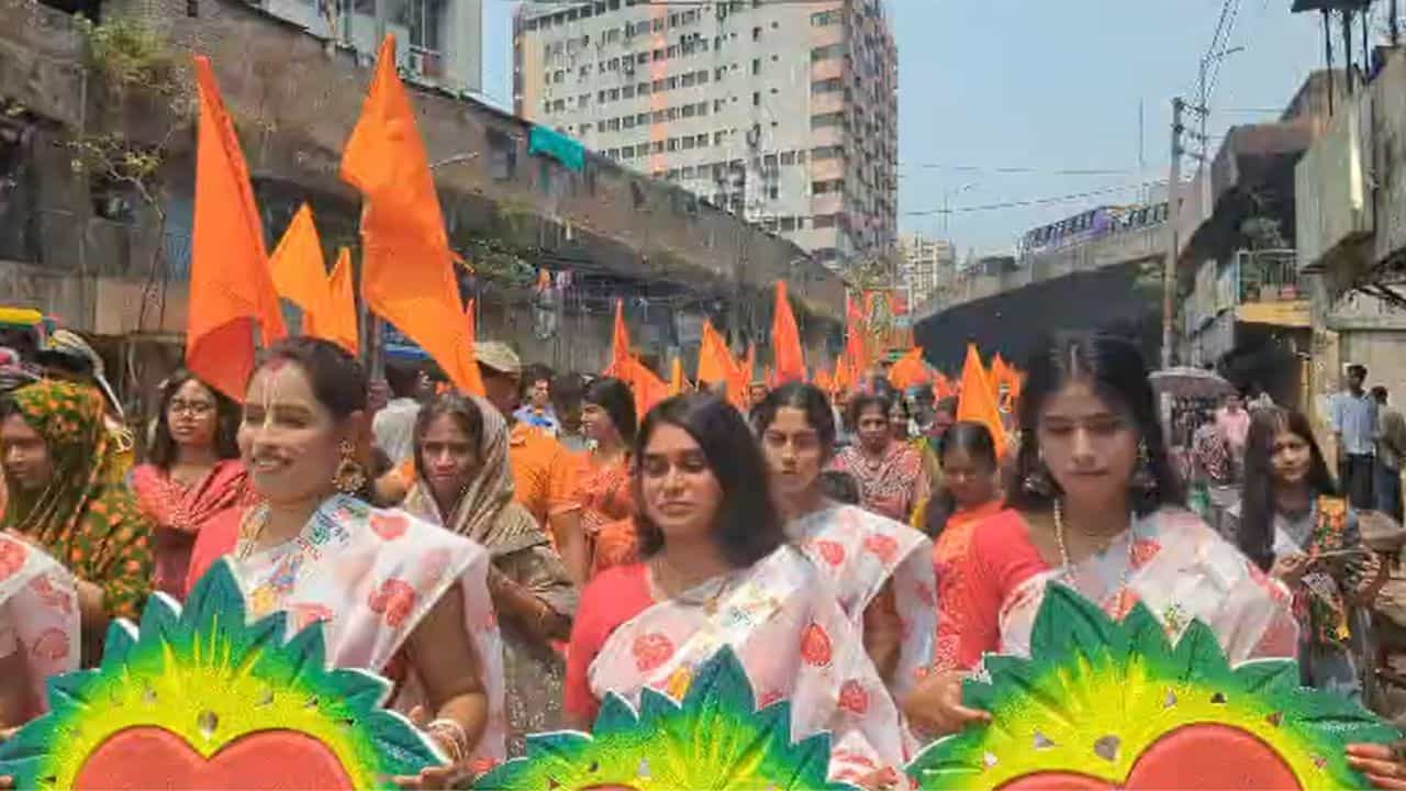 Ram Navami in Bangladesh: ঢাকায় রামনবমীর শোভাযাত্রা, মোদীর সঙ্গে ইউনূসের বৈঠকের পরই কি বদলে গেল বাংলাদেশ? Ram Navami in Bangladesh: ঢাকায় রামনবমীর শোভাযাত্রা, মোদীর সঙ্গে ইউনূসের বৈঠকের পরই কি বদলে গেল বাংলাদেশ?