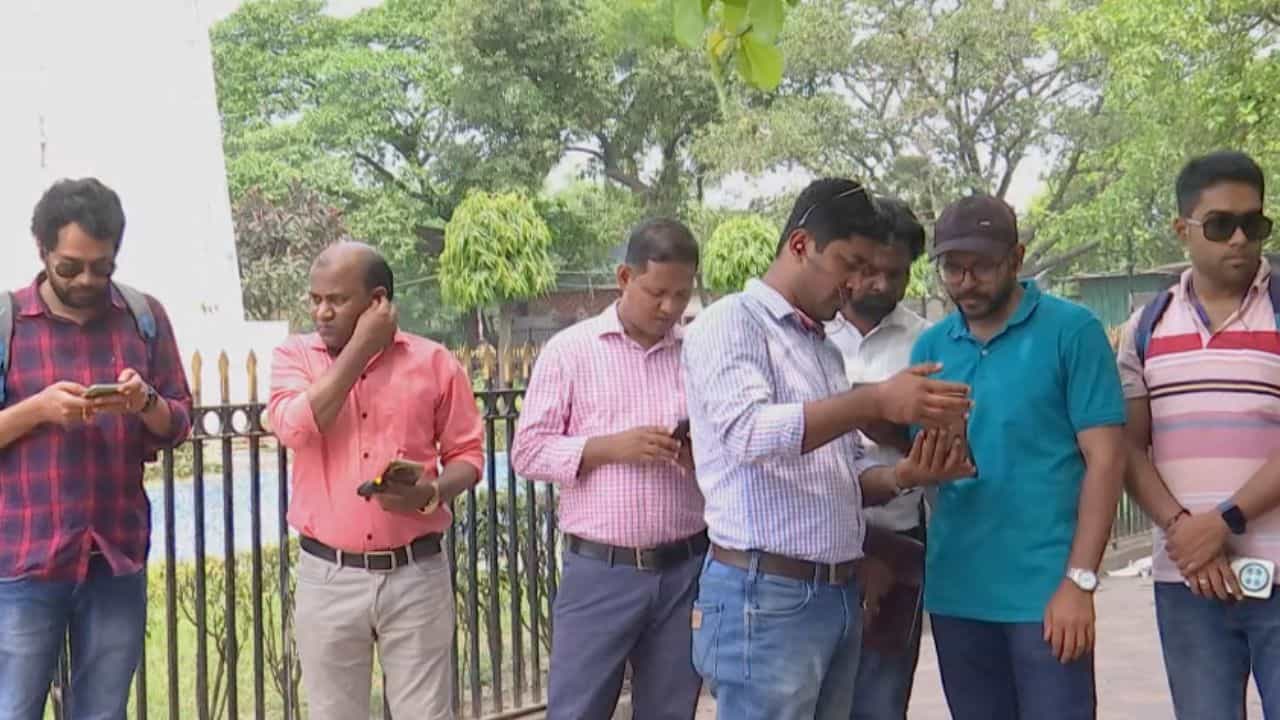 Job Cancel Verdict: ২৬ হাজার ছেলেমেয়ে যাবে কোথায়? বড় আন্দোলনের হুঁশিয়ারি Job Cancel Verdict: ২৬ হাজার ছেলেমেয়ে যাবে কোথায়? বড় আন্দোলনের হুঁশিয়ারি