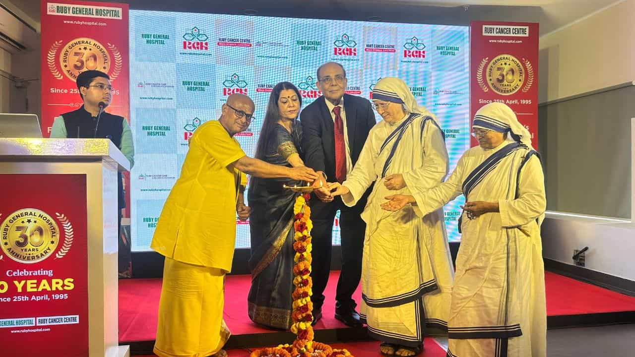 Health: মানসিক স্বাস্থ্য থেকে ক্যানসার চিকিৎসা, ৩০ বছর পূর্তিতে বড় পদক্ষেপ রুবি হাসপাতালের