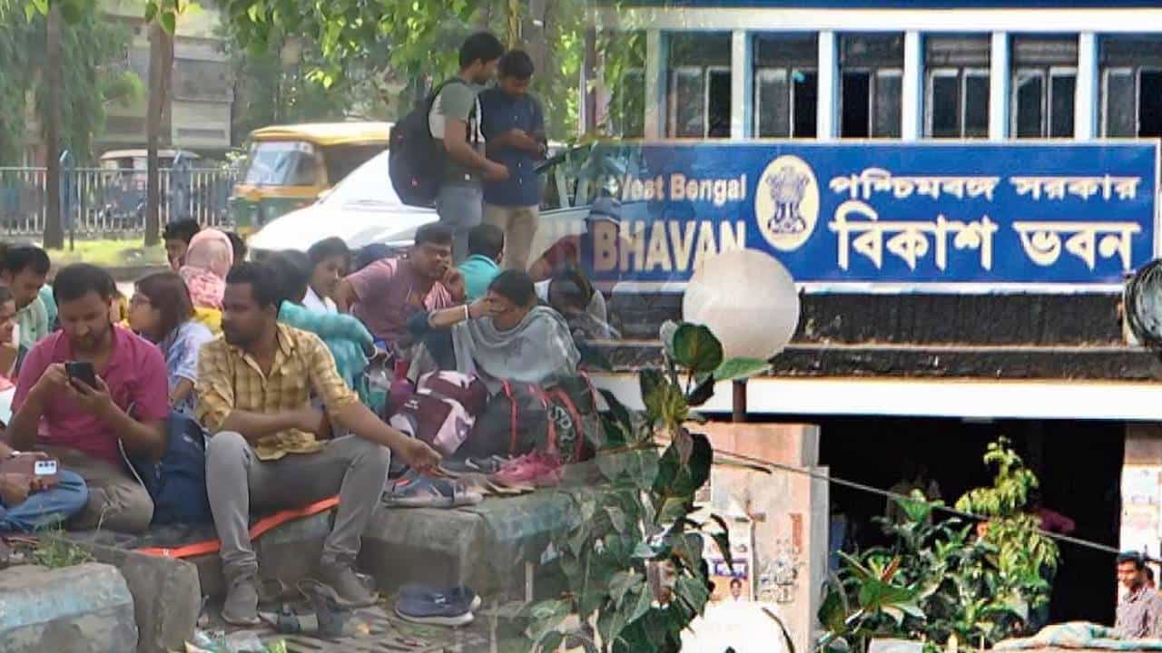 SSC Recruitment Case: কোন জেলায় কত 'যোগ্য-অযোগ্য', SSC-এর কাছে তালিকা চাইল বিকাশ ভবন SSC Recruitment Case: কোন জেলায় কত 'যোগ্য-অযোগ্য', SSC-এর কাছে তালিকা চাইল বিকাশ ভবন
