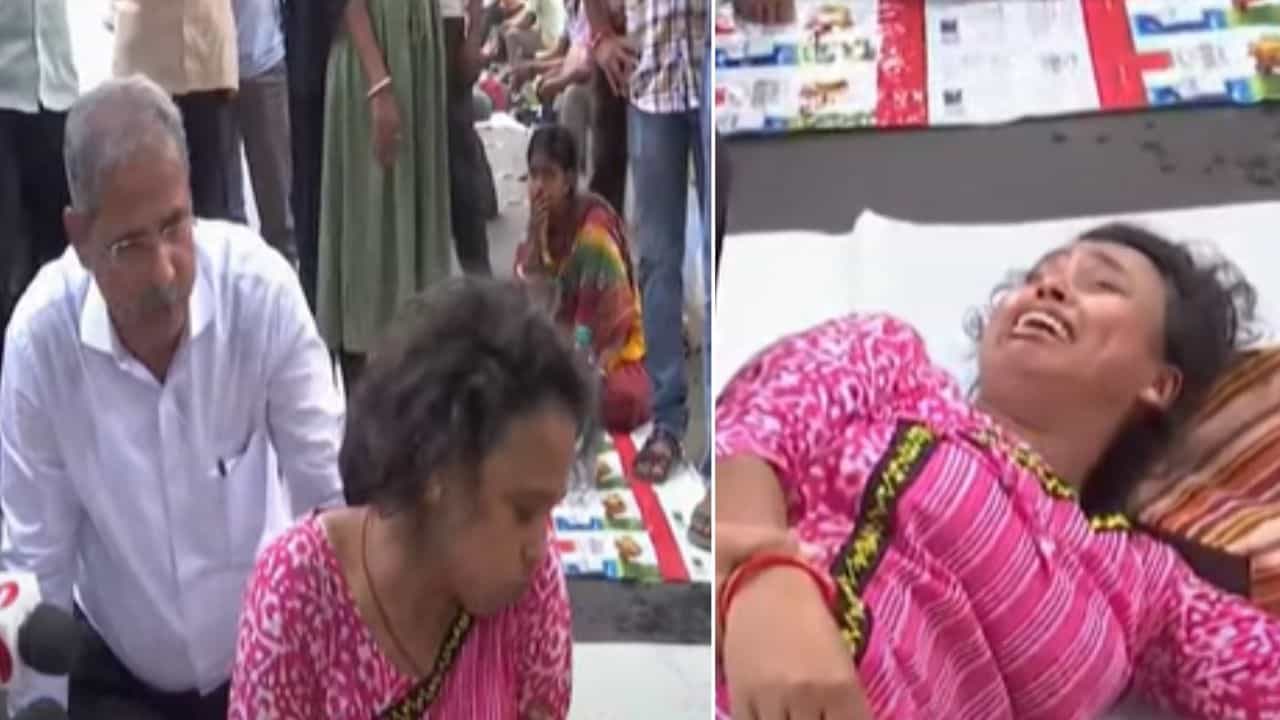 Sacked Teacher: 'আমাদের শরীরটাই রয়ে গিয়েছে, আত্মা মরে গিয়েছে...' , নাছোড় আন্দোলনে নেমে অসুস্থ হতে শুরু করেছেন চাকরিহারারা Sacked Teacher: 'আমাদের শরীরটাই রয়ে গিয়েছে, আত্মা মরে গিয়েছে...' , নাছোড় আন্দোলনে নেমে অসুস্থ হতে শুরু করেছেন চাকরিহারারা