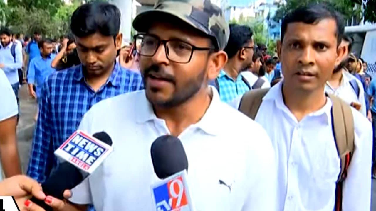 Sacked Teachers Demand: কোন কোন দাবি নিয়ে শিক্ষামন্ত্রীর সঙ্গে বৈঠকে বসছেন চাকরিহারারা?