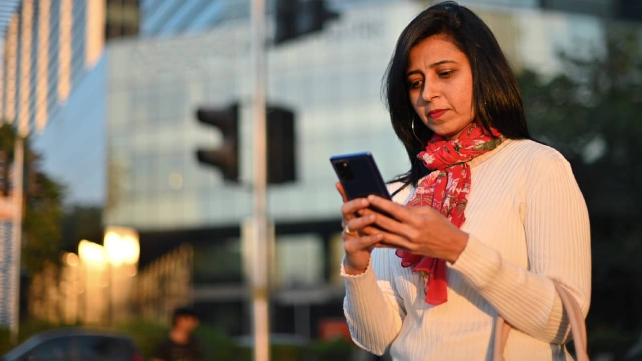 Govt Stocks: বাজারের হাল খারাপ! তারপরেও পকেট গরম করতে পারে এই ৫ সরকারি স্টক