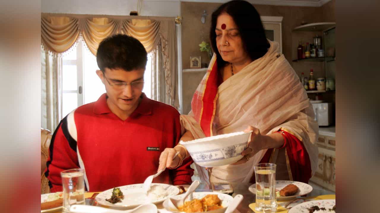 Sourav Ganguly: মায়ের হাতের রান্নার চেয়েও প্রিয়! সৌরভ গঙ্গোপাধ্যায় জানালেন পছন্দের খাবার... Sourav Ganguly: মায়ের হাতের রান্নার চেয়েও প্রিয়! সৌরভ গঙ্গোপাধ্যায় জানালেন পছন্দের খাবার...