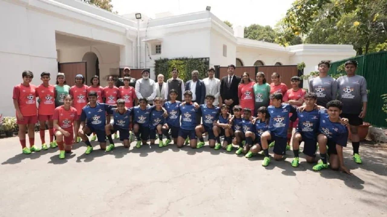 Indian Football: মিশন অলিম্পিক-ফুটবল বিশ্বকাপ, টিভি নাইনের উদ্যোগে আপ্লুত দেশের ক্রীড়ামন্ত্রী মনসুখ মান্ডব্য