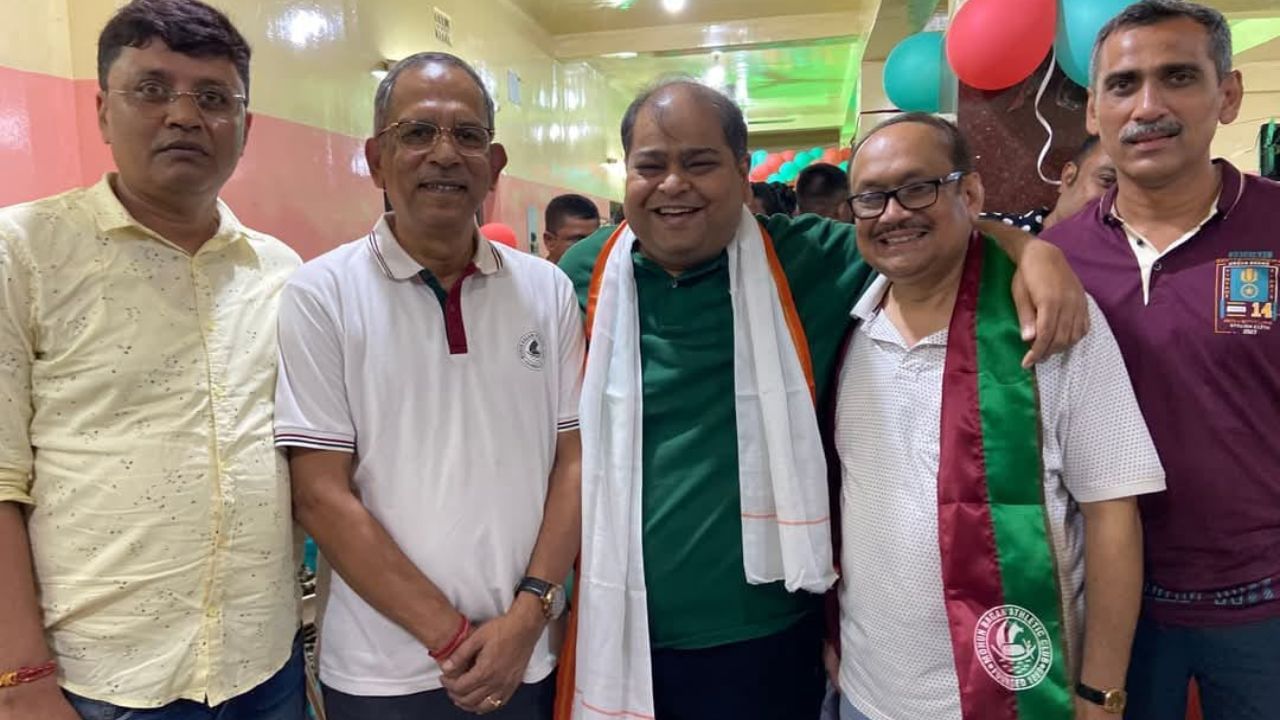 এ বার বাগানে পরিবর্তনের হাওয়া চাইছেন শিশির-শিল্টনরাও। প্রাক্তন মোহনবাগান অধিনায়ক শিল্টন পাল জানান, ইস্টবেঙ্গলে দেবব্রত সরকার যা পেরেছেন, সেটা মোহনবাগানের বর্তমান কার্যকরী সমিতি পারেনি।