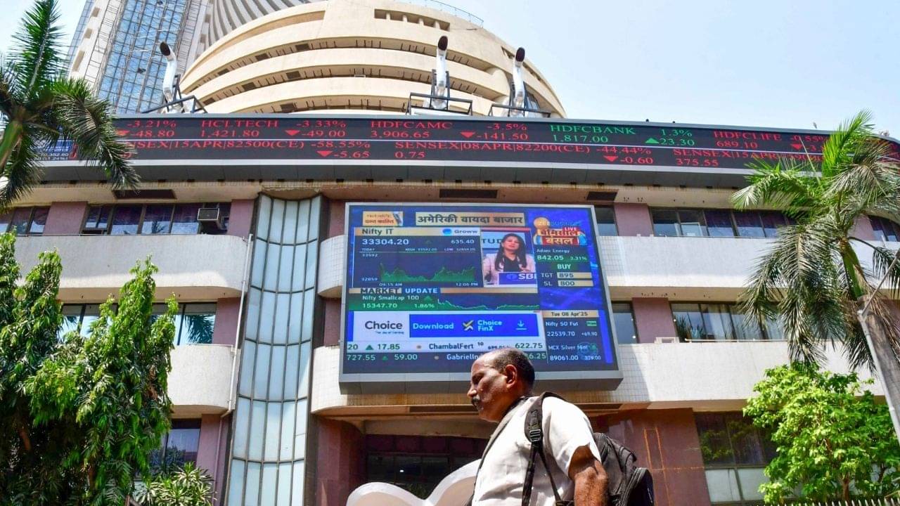 Share Market: দালাল স্ট্রিটে ঝড়, এক লাফেই ১০০০ পয়েন্ট বাড়ল সেনসেক্স, হাসি ফুটল বিনিয়োগকারীদের মুখে