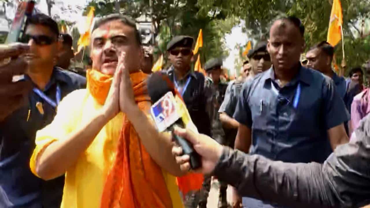 Suvendu Adhikari: রাত দশটার মধ্যে দখল হয়ে যাবে হিন্দুদের বাংলা: শুভেন্দু Suvendu Adhikari: রাত দশটার মধ্যে দখল হয়ে যাবে হিন্দুদের বাংলা: শুভেন্দু