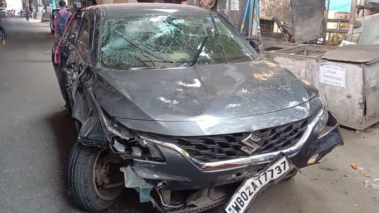 Thakurpukur: রাম-নবমীর দিন ভয়ঙ্কর কাণ্ড ঠাকুরপুকুরে, বাজারে ঢুকে পরপর সকলকে ধাক্কা, কালো গাড়ির দরজা খুলতেই ভিতর থেকে বেরিয়ে এল... Thakurpukur: রাম-নবমীর দিন ভয়ঙ্কর কাণ্ড ঠাকুরপুকুরে, বাজারে ঢুকে পরপর সকলকে ধাক্কা, কালো গাড়ির দরজা খুলতেই ভিতর থেকে বেরিয়ে এল...