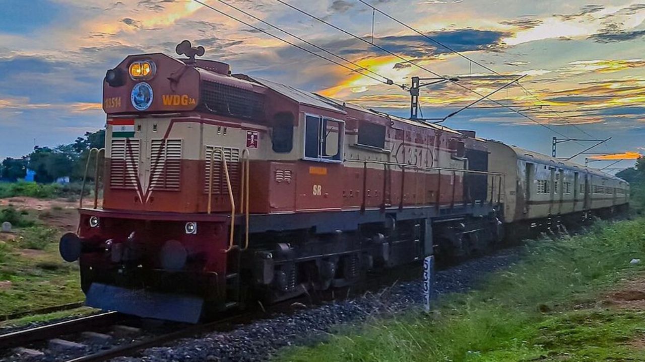 Railways: ট্রেন থেকে আপনার কিছু চুরি হলে দায় কার? স্পষ্ট জানিয়ে দিল হাইকোর্ট Railways: ট্রেন থেকে আপনার কিছু চুরি হলে দায় কার? স্পষ্ট জানিয়ে দিল হাইকোর্ট