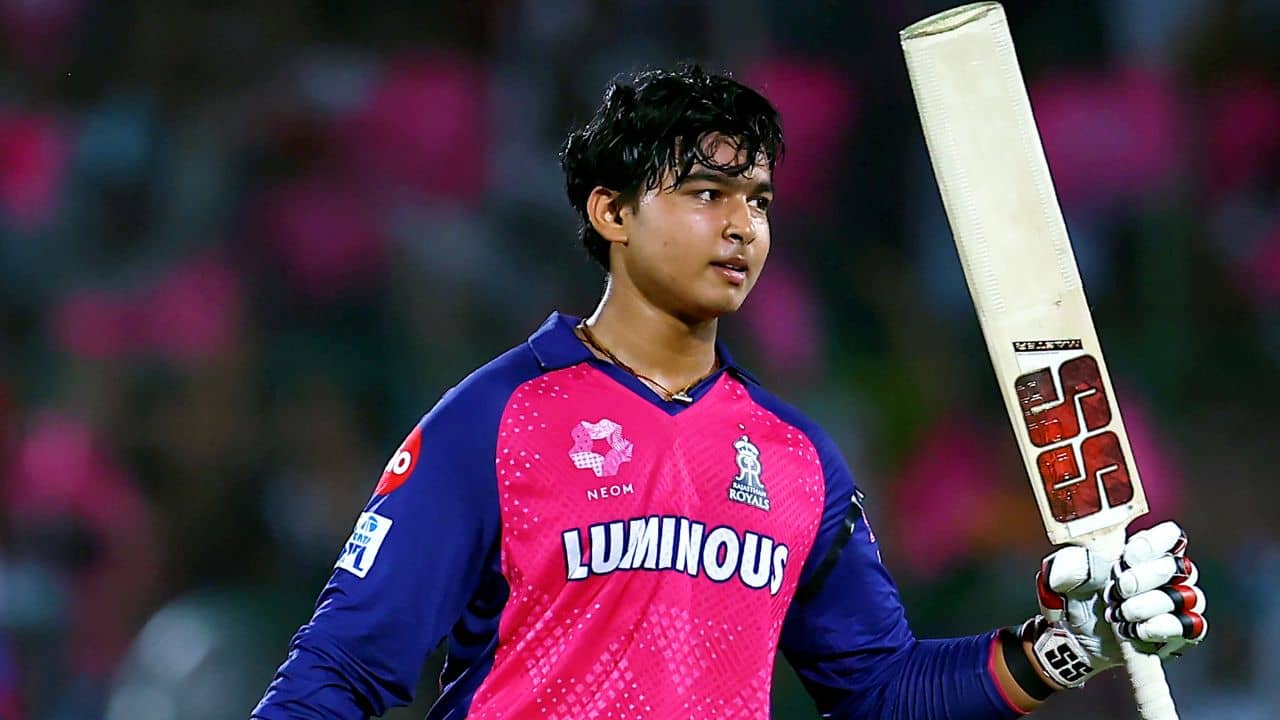 Indian Cricket: ইংল্যান্ড সফরে যাচ্ছেন বৈভব সূর্যবংশী, আয়ুষ মাহত্রে! খেলবেন টেস্ট-ওডিআই