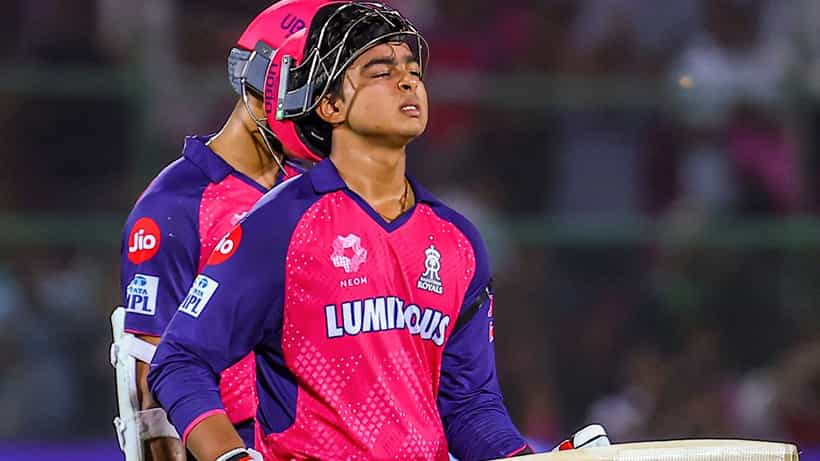Vaibhav Suryavanshi: কাজ ছেড়েছিলেন বাবা, মা ঘুমোতেন মাত্র ৩ ঘণ্টা... চোখ ছলছল বৈভব সূর্যবংশীর