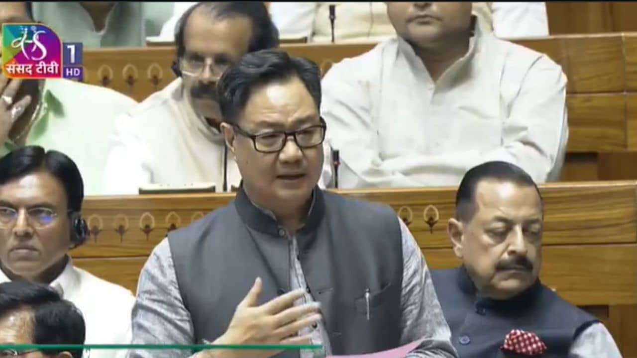 Waqf Bill: সংসদও ওয়াকফ সম্পত্তি হয়ে যেত, প্রধানমন্ত্রী মোদী অধিগ্রহণ আটকেছেন, বিস্ফোরক দাবি রিজিজুর