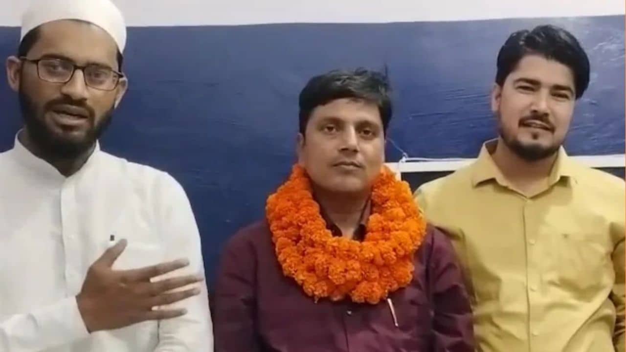 Waqf Bill: লক্ষ লক্ষ মুসলিমের বিশ্বাস ভাঙল, ওয়াকফ বিলে নীতীশের সমর্থন, দল ছাড়লেন বড় ২ মুখ