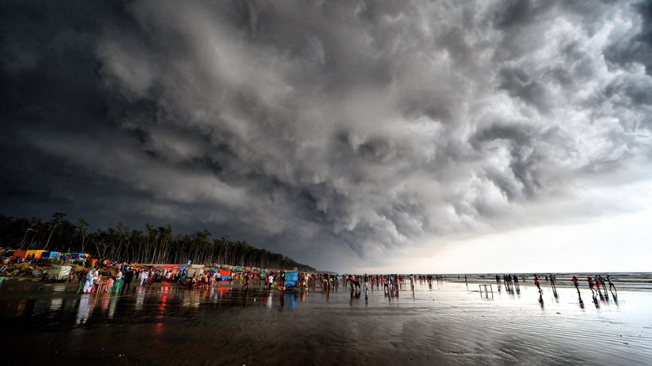 Weather Update: ৬ কিমি বিস্তৃত নিম্নচার অক্ষরেখা, বাংলায় কী প্রভাব পড়বে, কেমন কাটবে সপ্তাহটা