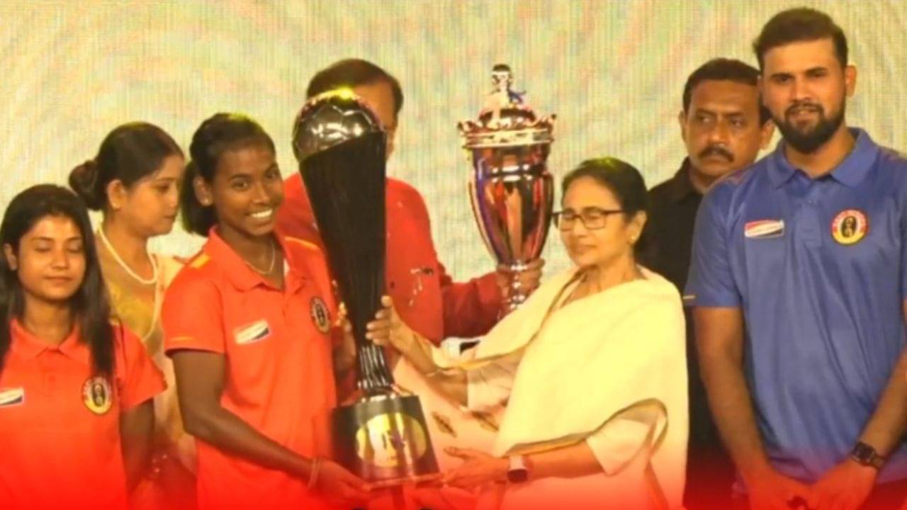 East Bengal: শতবর্ষে ইস্টবেঙ্গল তথ্যচিত্র প্রকাশ মুখ্যমন্ত্রীর, লাল-হলুদ ক্লাবকে বড় পুরস্কার মমতার