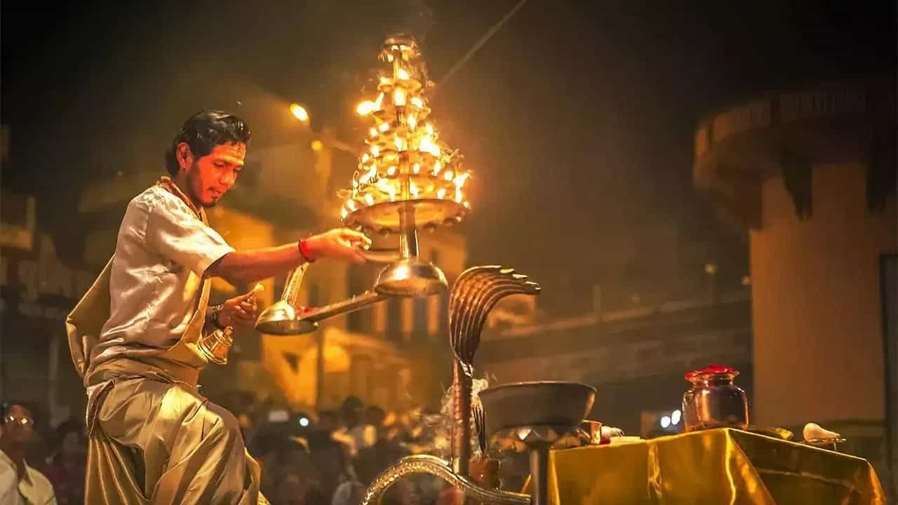পুজোয় কর্পূর কেন ব্যবহার করা হয় জানেন? রয়েছে একাধিক রহস্য