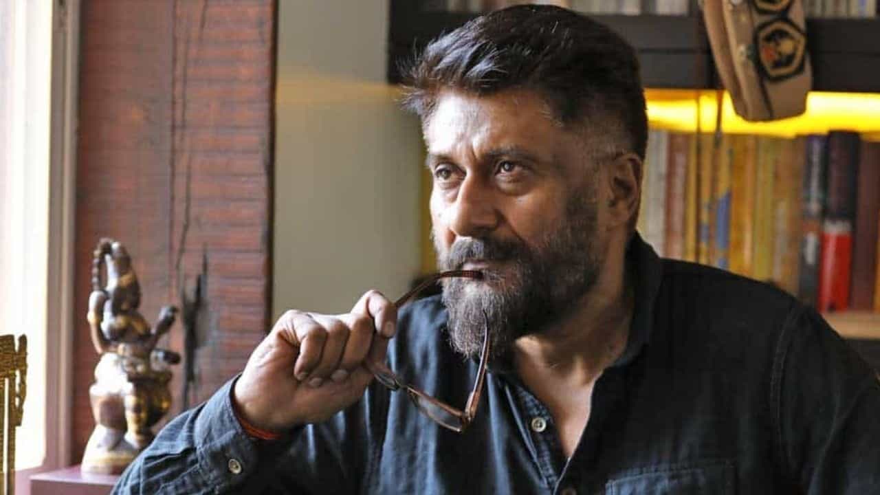 মুর্শিদাবাদে অশান্তির জেরে বন্ধ বিবেক অগ্নিহোত্রীর ছবির কাজ, ক্ষোভ উগরে দিলেন পরিচালক মুর্শিদাবাদে অশান্তির জেরে বন্ধ বিবেক অগ্নিহোত্রীর ছবির কাজ, ক্ষোভ উগরে দিলেন পরিচালক
