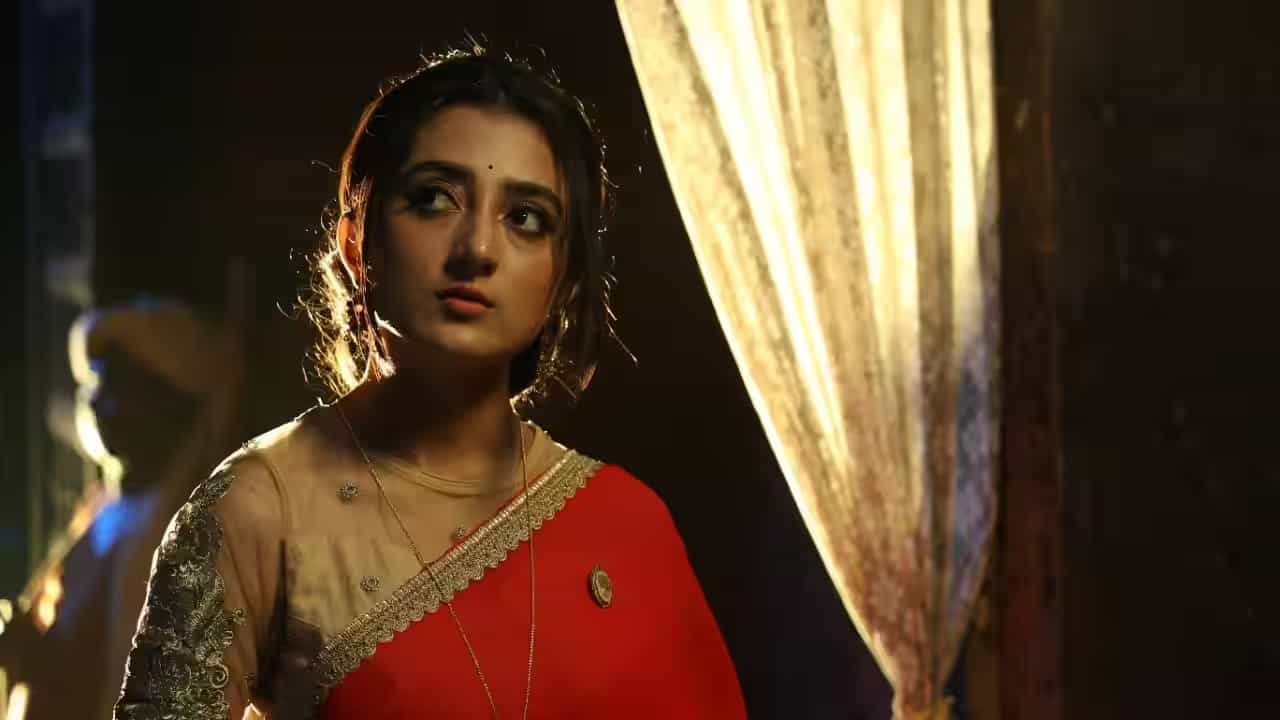 সুরঙ্গনাকে বিয়ে নিয়ে কে প্রশ্ন করেন? নায়িকা হাসতে-হাসতে বললেন... সুরঙ্গনাকে বিয়ে নিয়ে কে প্রশ্ন করেন? নায়িকা হাসতে-হাসতে বললেন...