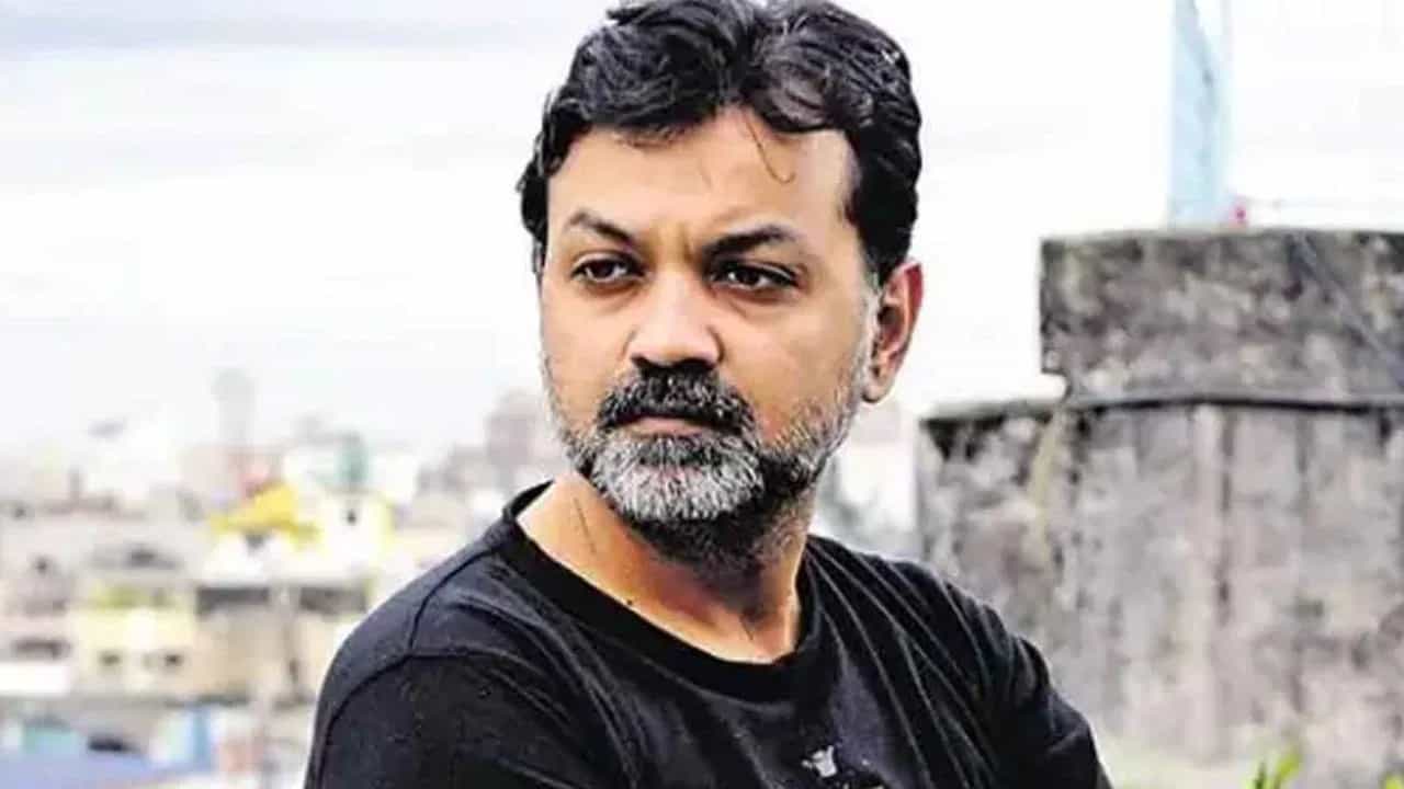 হাসপাতাল থেকে বাড়ি ফিরলেন সৃজিত, স্বস্তিতে অনুরাগীরা হাসপাতাল থেকে বাড়ি ফিরলেন সৃজিত, স্বস্তিতে অনুরাগীরা