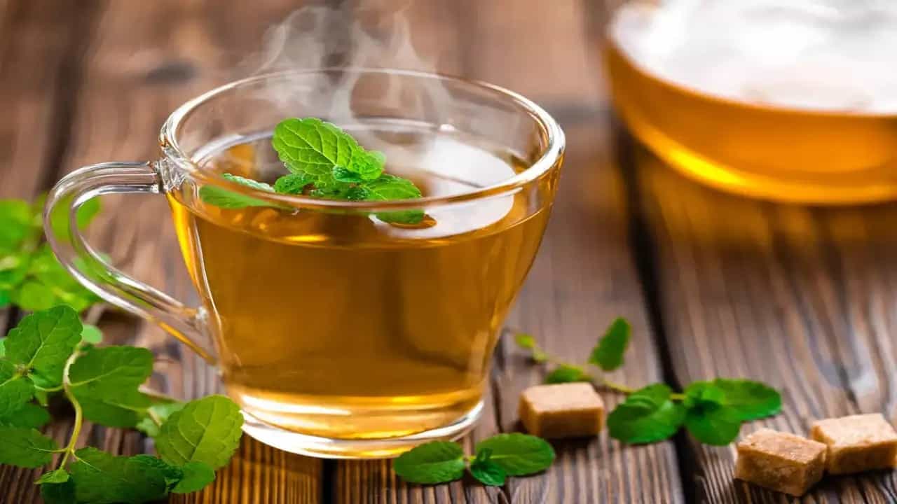 সুস্বাস্থ্যের পাশাপাশি ত্বকের যত্নে উপকারী গ্রিন টি, জানুন এর ব্যবহার সুস্বাস্থ্যের পাশাপাশি ত্বকের যত্নে উপকারী গ্রিন টি, জানুন এর ব্যবহার