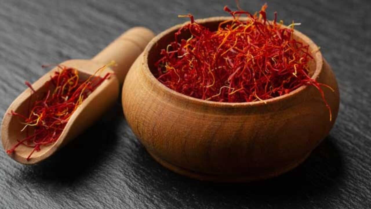 ত্বকে বয়সের ছাপ পড়তে দেবে না, যদি এইভাবে ব্যবহার করেন কেশর