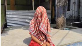 মহিলাকে বাসস্ট্যান্ড থেকে হোটেলে নিয়ে গিয়ে ধর্ষণের অভিযোগ মহিলাকে বাসস্ট্যান্ড থেকে হোটেলে নিয়ে গিয়ে ধর্ষণের অভিযোগ