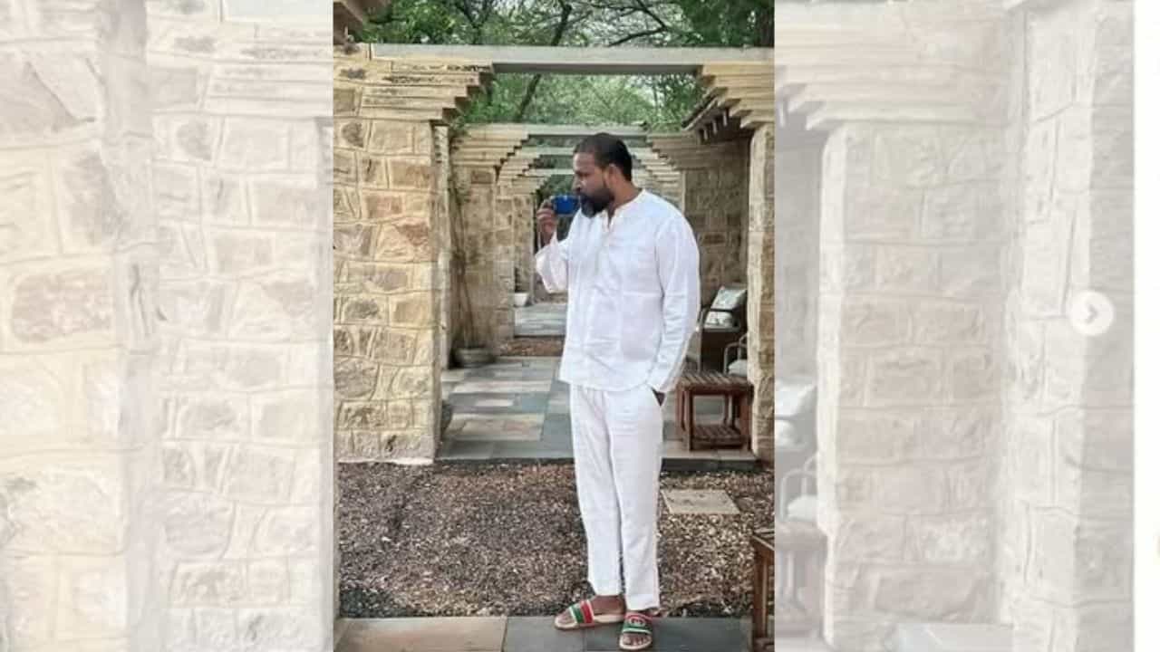 Yusuf Pathan: জ্বলছে মুর্শিদাবাদ, 'চায়ের কাপে শান্তি উপভোগ করছেন TMC সাংসদ', ছবি পোস্ট করে লিখলেন সৃজন Yusuf Pathan: জ্বলছে মুর্শিদাবাদ, 'চায়ের কাপে শান্তি উপভোগ করছেন TMC সাংসদ', ছবি পোস্ট করে লিখলেন সৃজন