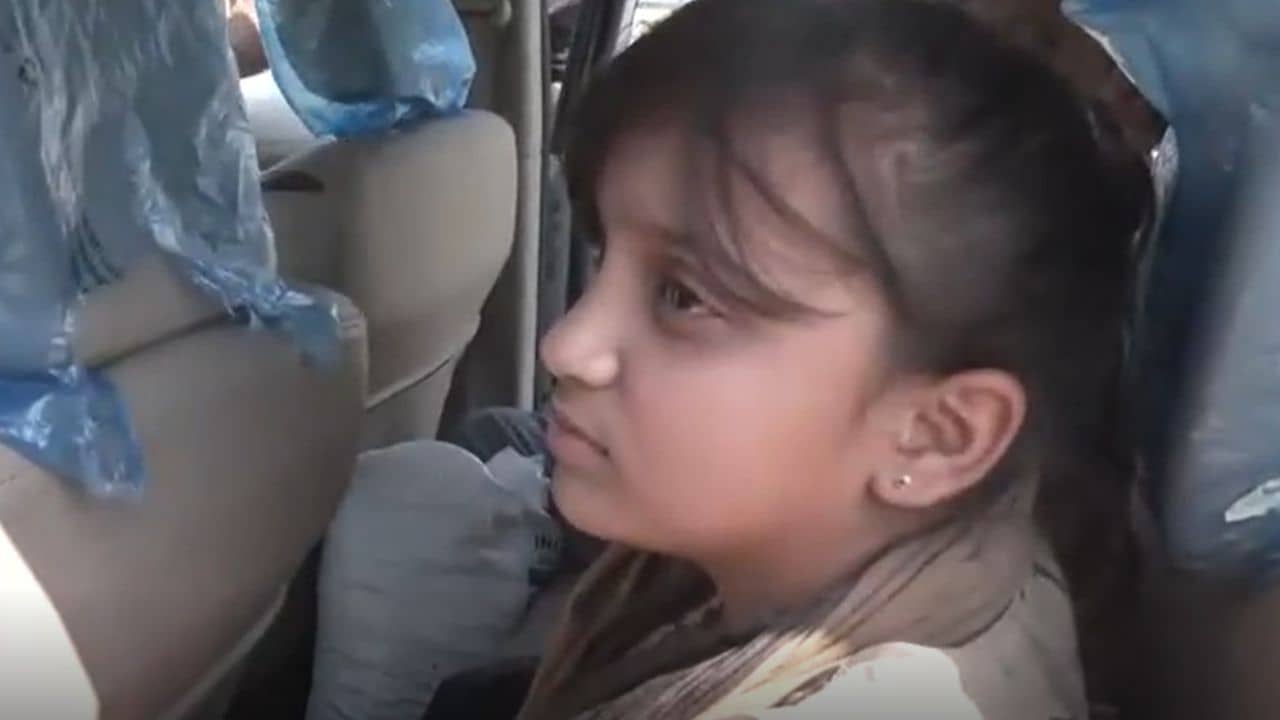 India Pakistan Border Close: মা তো ভারতীয়, আমরা পাকিস্তানি..., দুদেশের যুদ্ধ আবহে মাকে ছাড়াই ঘরে ফিরল দুধের শিশুরা