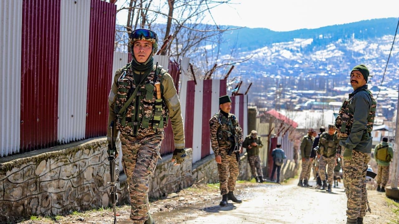 Pakistan Firing: এবার পুঞ্চ সেক্টর! কাপুরুষের মতো রাতের অন্ধকারে প্রতিদিন গুলি চালাচ্ছে পাকিস্তান