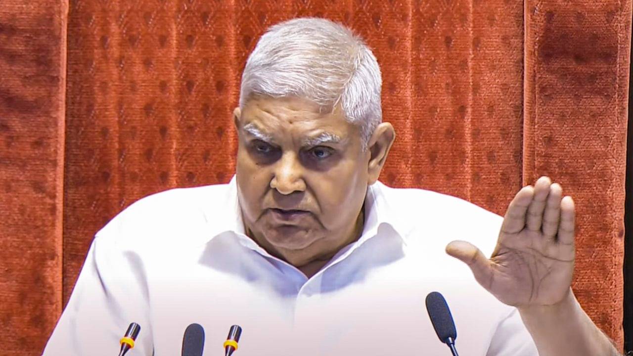 Jagdeep Dhankhar: সংসদই শেষকথা..., সুপ্রিম-বিতর্কের মাঝে ইঙ্গিতে নিশিকান্তের পাশে দাঁঁড়ালেন ধনখড়?