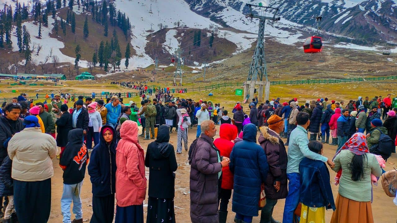 Pahalgam Attack: ম্যাগি খাওয়ার বায়না জুড়েছিল ছেলে! আবদার রাখতে গিয়েই পহেলগাঁওয়ে প্রাণ বাঁচল গোটা পরিবারের