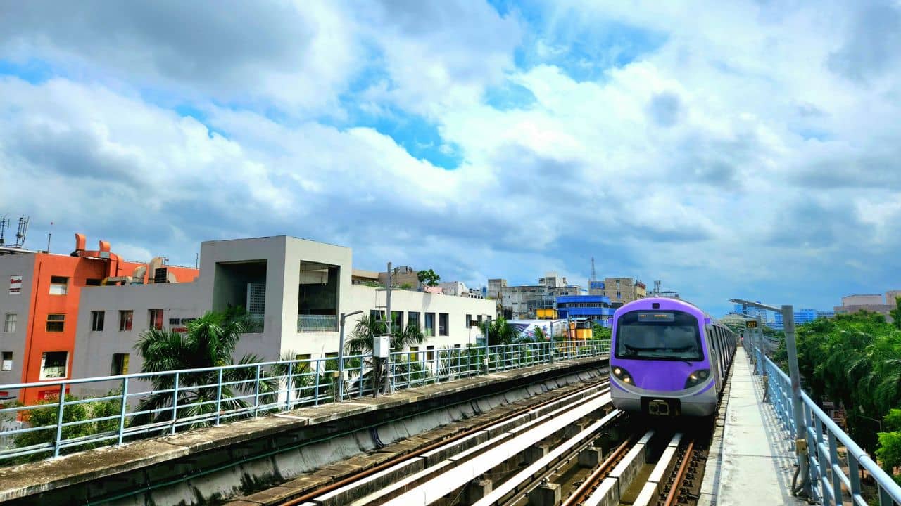 Kolkata Metro: কেটে গেল বউবাজারের ফাঁড়া! শীঘ্রই শুরু হবে হাওড়া-সেক্টর ফাইভ মেট্রো