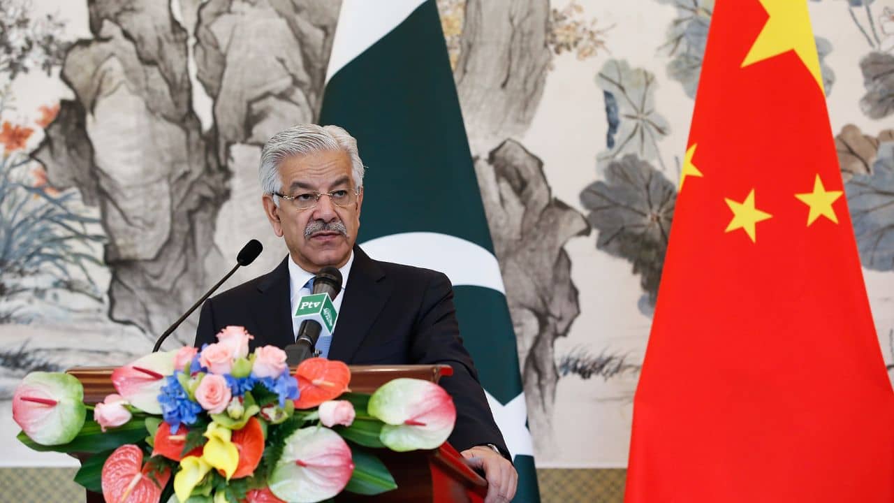 Pahalgam Attack: তিন দশক ধরে জঙ্গি চাষ করেছে পাকিস্তান, অবশেষে দায় স্বীকার সেদেশের প্রতিরক্ষা মন্ত্রীর