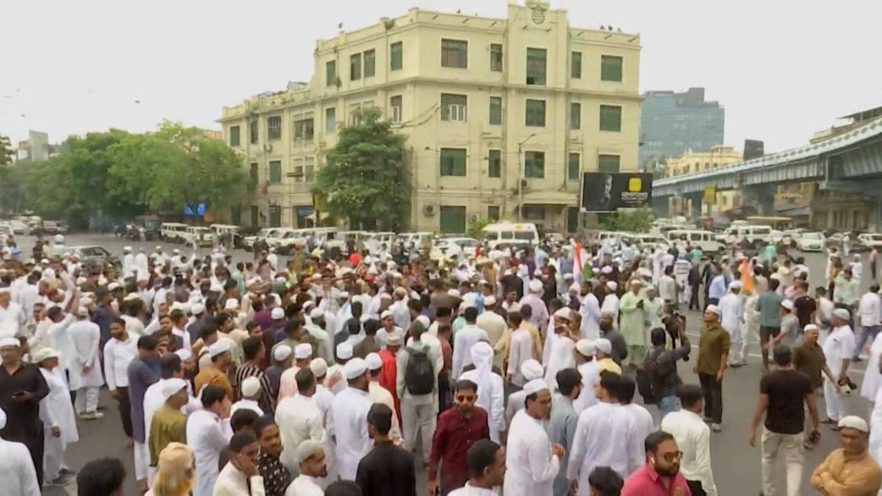 Park Circus Waqf Protest: ওয়াকফের আঁচ! পার্ক সার্কাসে পথে নামল হাজার-হাজার মুসলিম