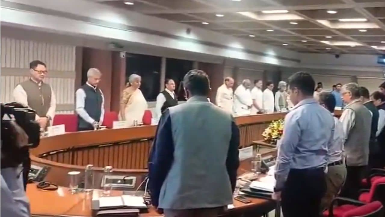 Pahalgam Terrorist Attack: সর্বদলীয় বৈঠক শুরুর আগে পহেলগাঁওয়ের ঘটনায় দুমিনিটের নীরাবতা পালন