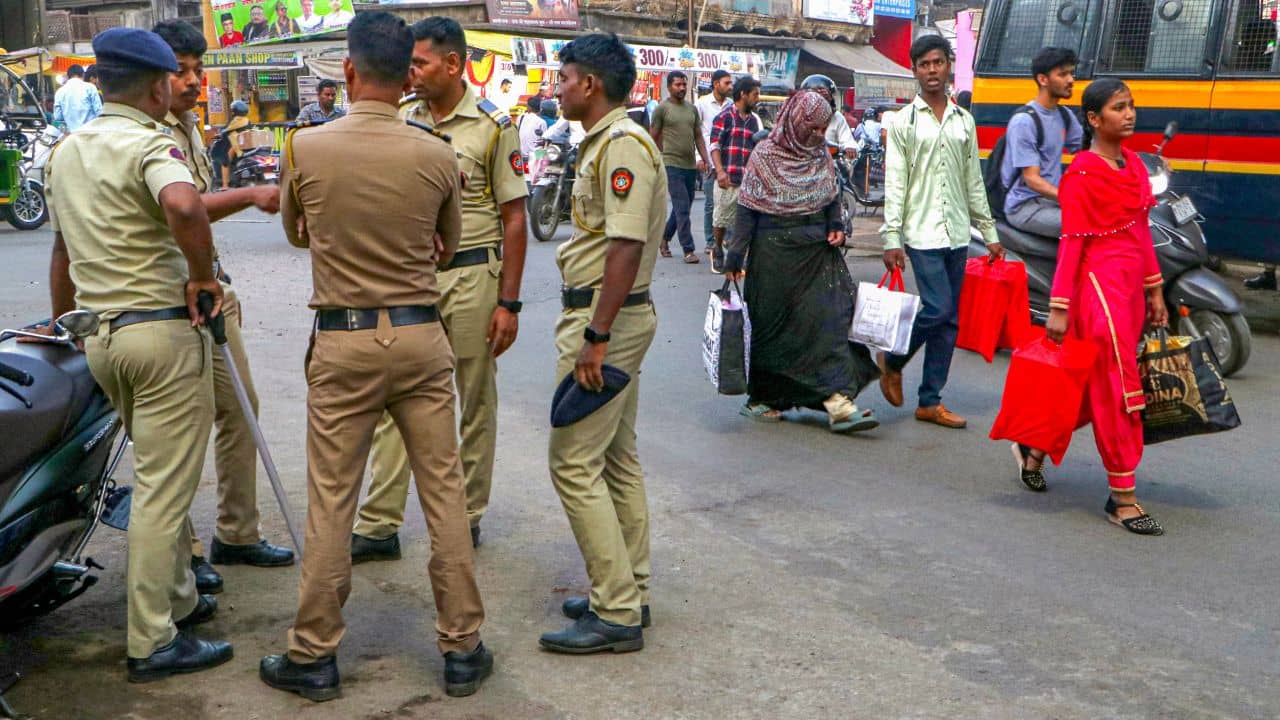 Mumbai: প্রেমিক IPS হতেই বিয়েতে নারাজ! ক্ষেপে গিয়ে ধর্ষণের অভিযোগ দায়ের প্রেমিকার