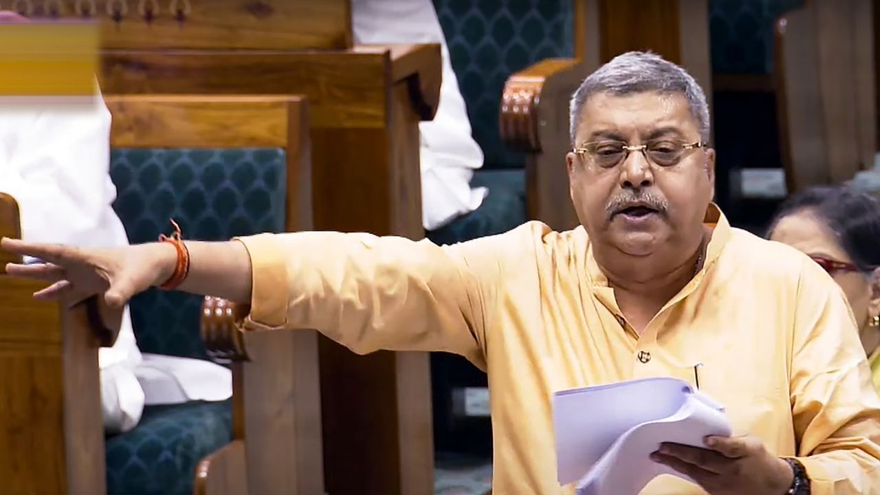 Kalyan Banerjee: 'আদানি আর মোদী ছাড়া ওই মহিলার আর কোনও ইস্যু নেই...', কল্যাণের মুখে 'পরমাণু বোমা' Kalyan Banerjee: 'আদানি আর মোদী ছাড়া ওই মহিলার আর কোনও ইস্যু নেই...', কল্যাণের মুখে 'পরমাণু বোমা'