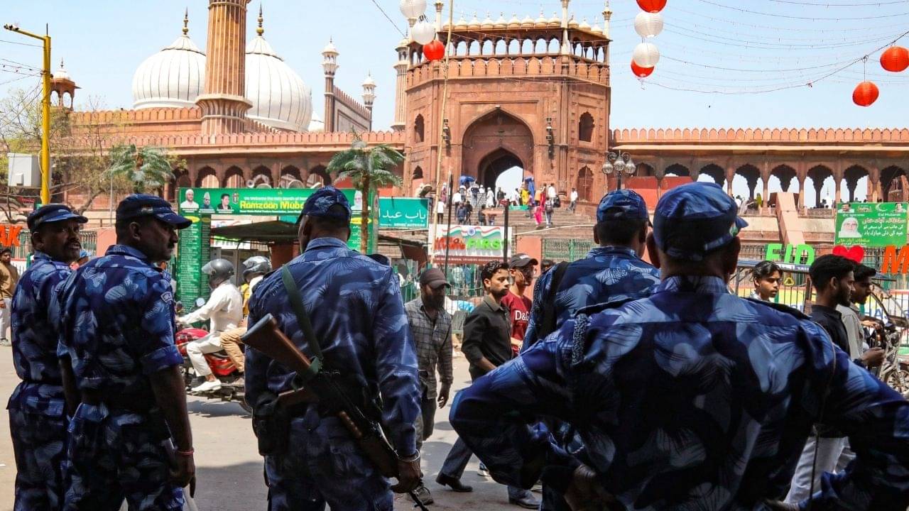 Waqf Amendment Bill: আইনে পরিণত হলেই কি ওয়াকফ সম্পত্তি কেড়ে নেওয়া হবে?