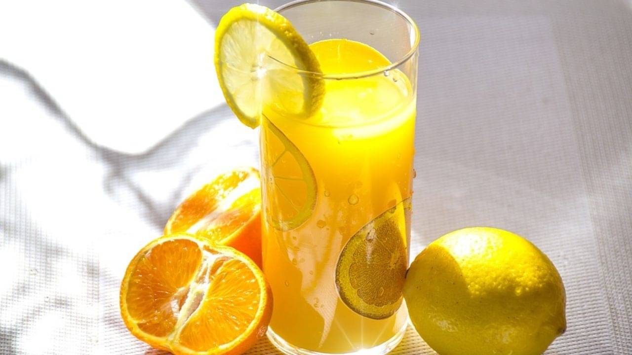 পাতিলেবু দিয়ে বানিয়ে ফেলুন এই ড্রিঙ্ক! চরম গরমেও শরীরে বয়ে যাবে ঠান্ডা হাওয়া