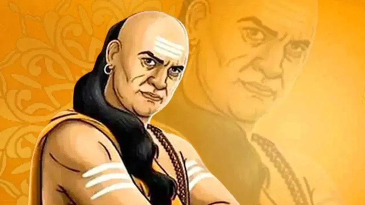 চাণক্যের মতে, যুদ্ধ জিততে হলে চারটি পদ্ধতি গ্রহণ করতে হবে। যখন যেটা প্রয়োজন। 'সাম' অর্থাৎ শান্তিপূর্ণভাবে রাজি করানো। 'দাম' অর্থাৎ প্রলোভন দেখানো। 'দণ্ড' অর্থাৎ শাস্তি দেওয়া এবং 'ভেদ' অর্থাৎ শত্রুকে বিভক্ত করা। এই চারটিই সঠিক সময়ে ব্যবহার করা উচিত।