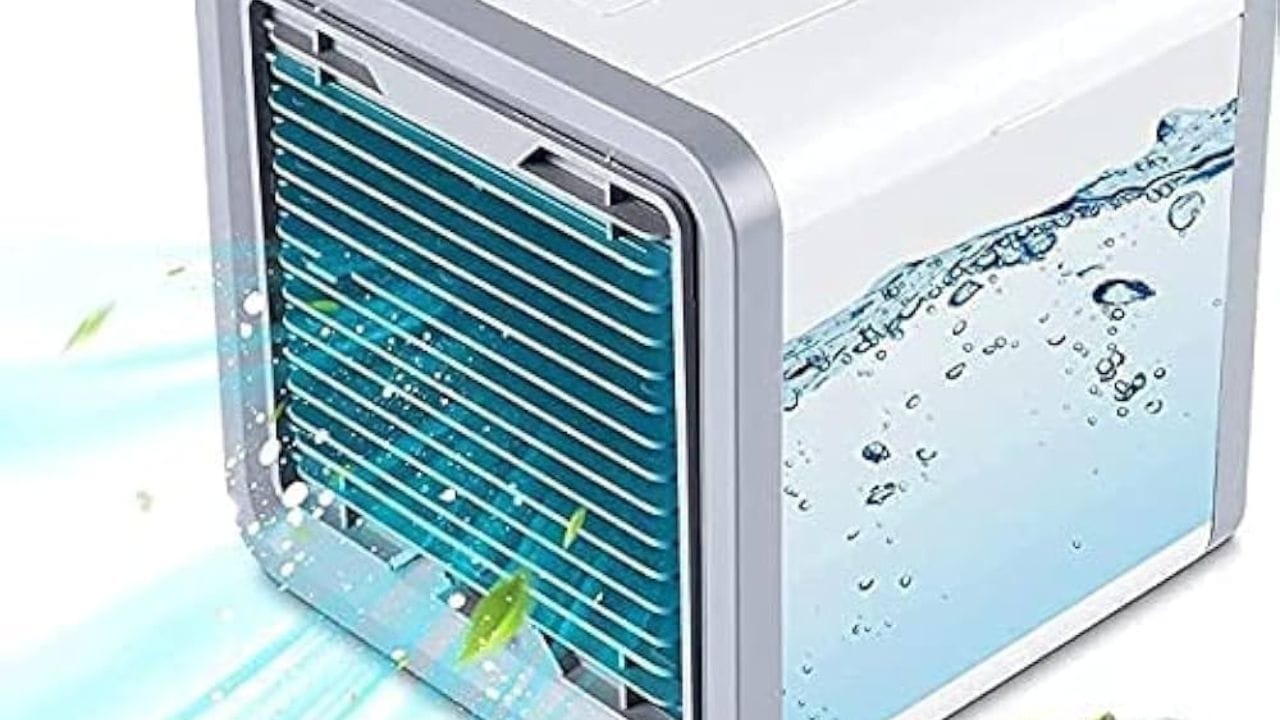 মিনি পোর্টেবল এয়ার কুলার - এই কুলারে আছে ৩ স্পিড ফ্যান এবং LED লাইট। তাই এই কুলার কিনলে আপনাকে রাতে অতিরিক্ত কোনও আলো জ্বালাতে হবে না। কুলারের মৃদু আলোই যথেষ্ট হবে। 